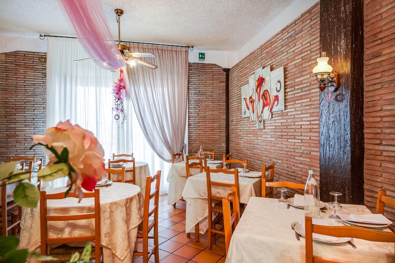 Hotel Villa Laura ริมินี ภายนอก รูปภาพ